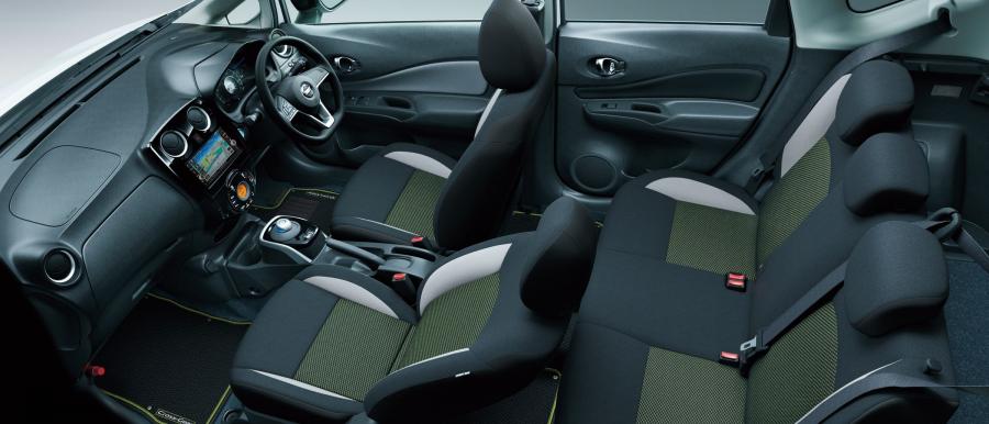 Интерьер Nissan Note C-Gear (E12) 2017 года  (JP) (фото 2 из 4)